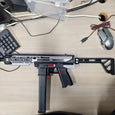白黒のメカニカルTec-9