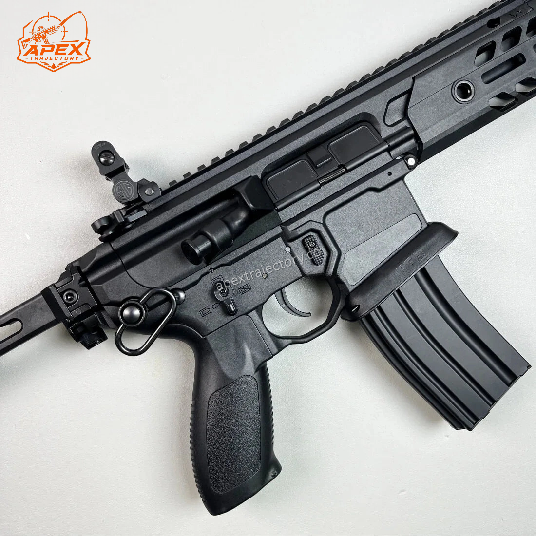MCX Gel Blaster con cerrojo móvil hacia adelante y hacia atrás